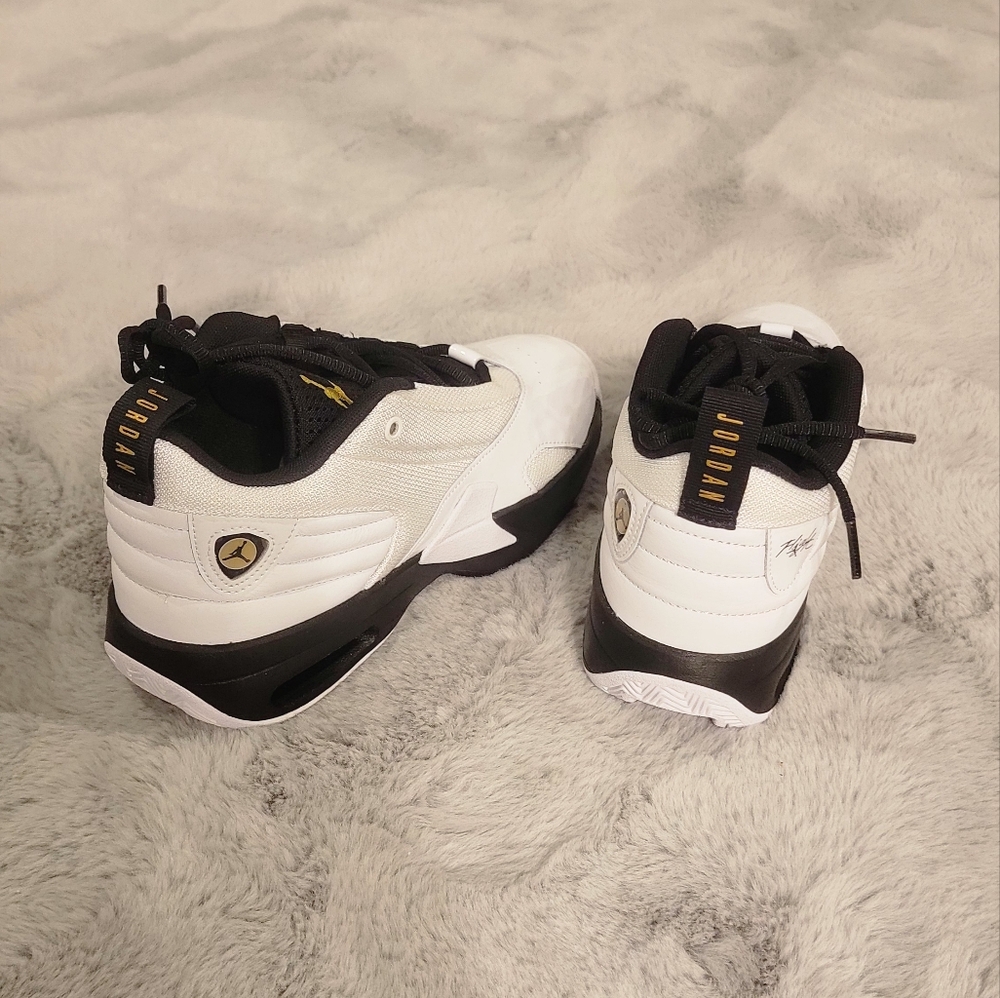 Jordan Max Aura 6. New. Never Worn